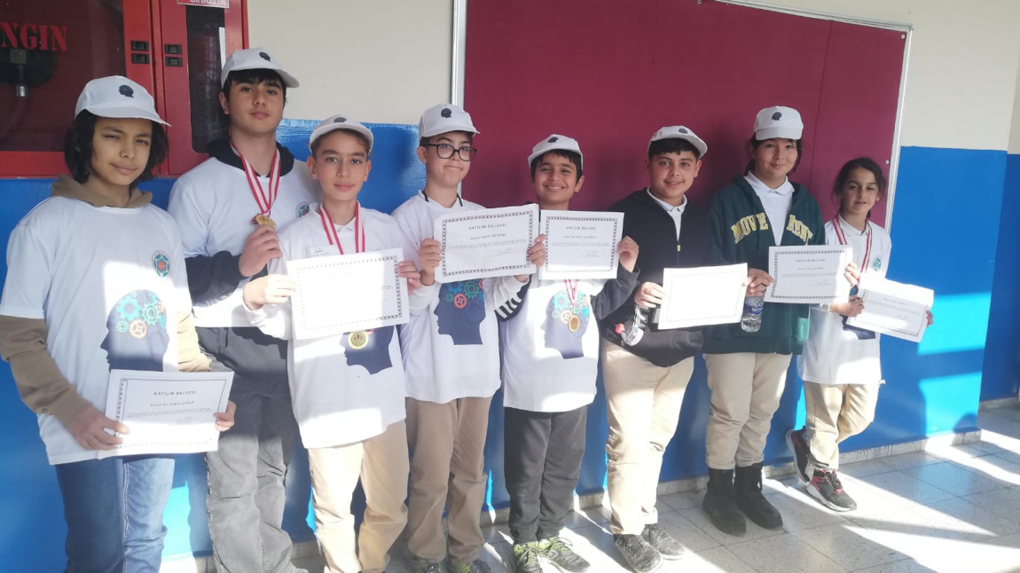Akıl ve Zeka Oyunları İlçe Turnuvasında Ortaokul Öğrencilerimizden 4 Madalya